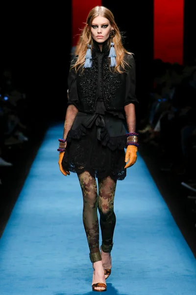 Look 31